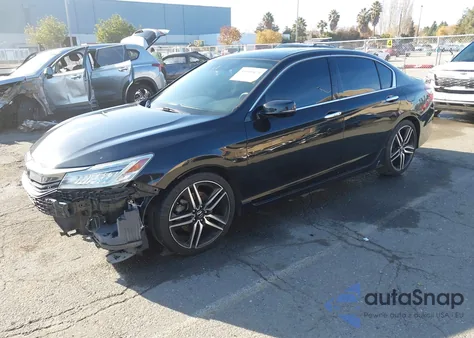 2017 Honda Accord Touring V6 z USA, uszkodzony, nr VIN 1HGCR3F96HA013935